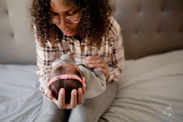 Portrait maman bébé, cosy à la maison, Vosges
