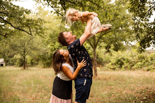 Séance photo famille, champêtre en extérieur, Lauriane Pujo photographe Riedisheim