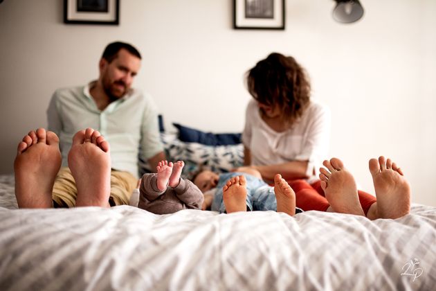 Séance photo famille à domicile, Lauriane Pujo photographe de famille