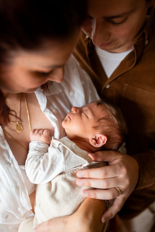 Reportage photo naissance, lifestyle, à domicile, maternité, shooting bebe, Mulhouse, Haut-Rhin