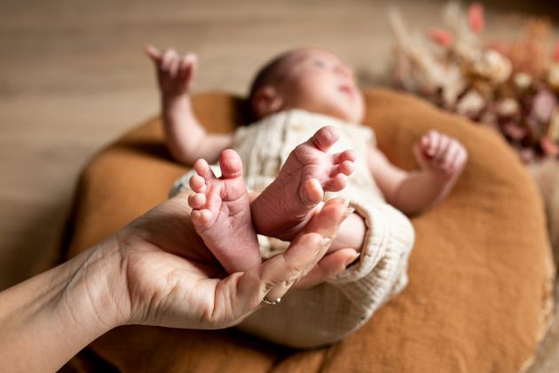 Détail photo bebe, pieds de bébé, reportage photo nouveau-né, Haut-Rhin, Alsace