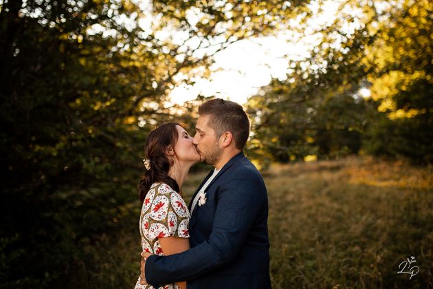 photographe Lauriane Pujo -  Séance photo couple pour faire-part de mariage 