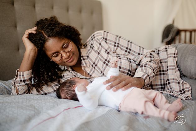 Séance photo maman bébé, à la maison, naturel, Thann, Haut-Rhin