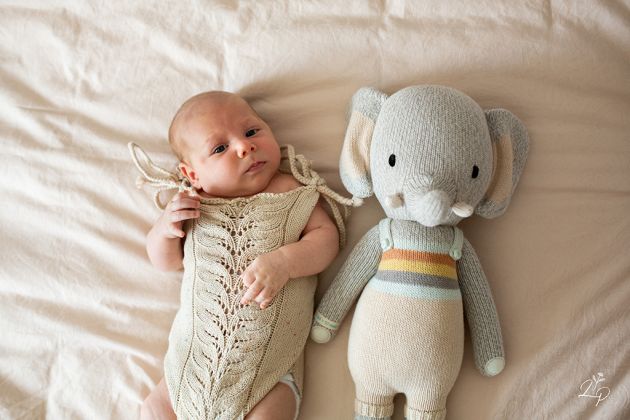 Photo nouveau-né maternité, portrait bébé, séance photo naissance, à domicile, lifestyle, Saint-Louis, Haut-Rhin