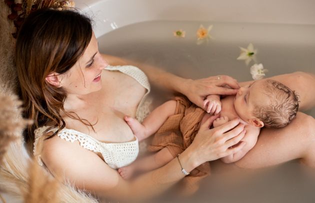 Bain de lait, maman bebe, Thann, Haut-Rhin