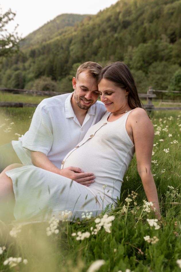 Photo de grossesse, couple, dans la nature, Kruth