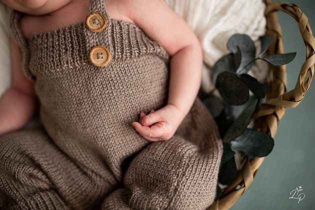 Détail portrait nouveau né posing naturel, Haut-Rhin, Alsace