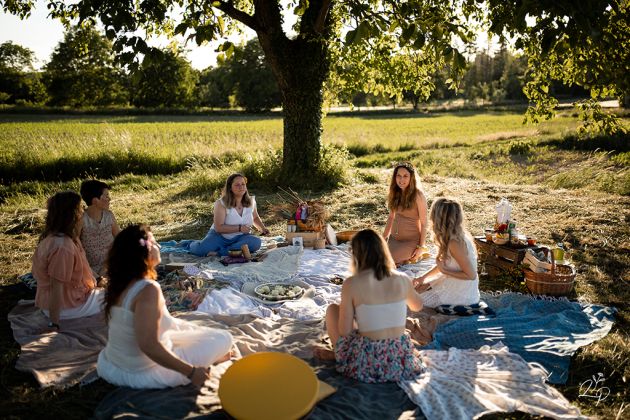Cérémonie de grossesse en extérieur, rituel, maternité