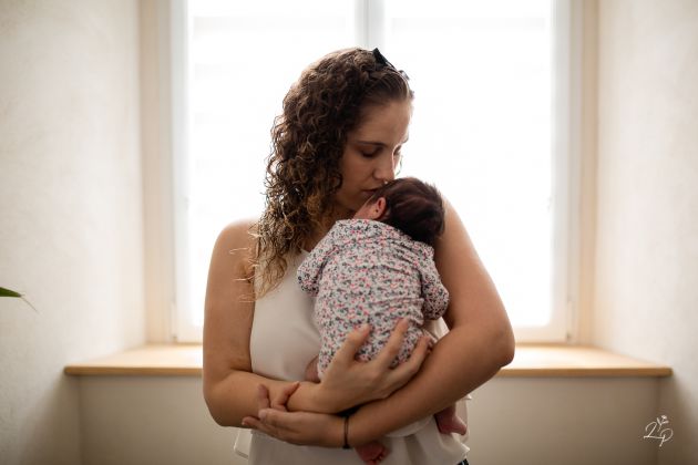 Portrait photo maman bébé, lifestyle domicile, Thann, Haut-Rhin