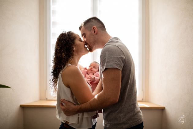 Photo de famille originale, photo parents bébé, Mulhouse, Haut-Rhin