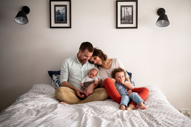 Séance photo famille à domicile, Lauriane Pujo, photographe de famille à Mulhouse et environs