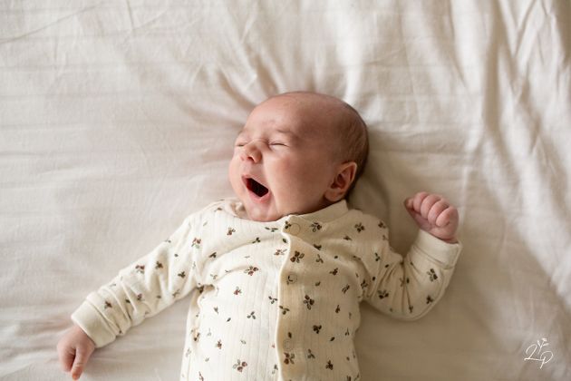 Photo nouveau-né maternité, portrait bébé, forfait photo naissance, domicile, lifestyle, Thann, Haut-Rhin