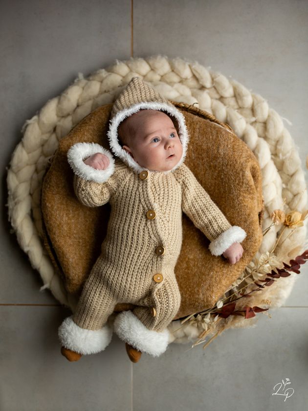 Portrait de bébé dans panier, posing, naturel, accessoire, Territoire de Belfort