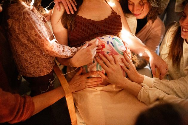 Reportage blessingway, rituel femme enceinte, célébration femme enceinte, maternité