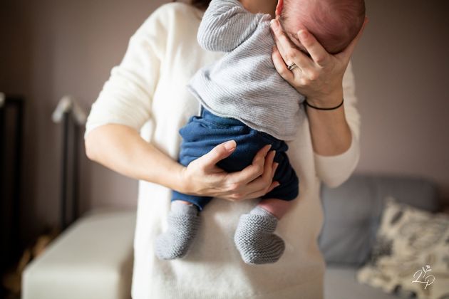 Détail maman bébé, forfait photo naissance, Mulhouse, Haut-Rhin