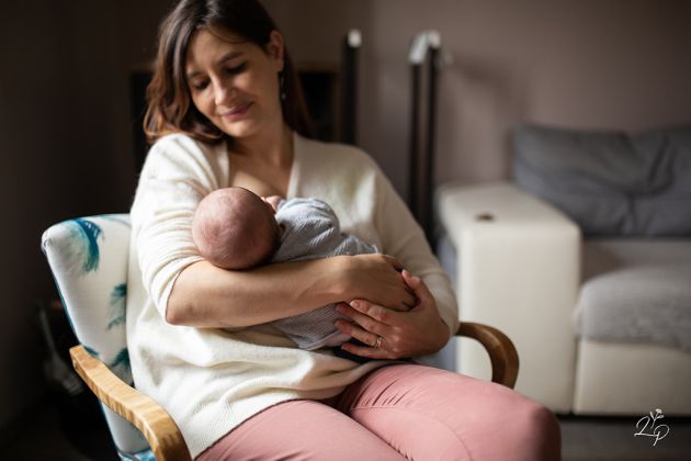 Portrait maman bébé, photo nouveau né maternité, Sierentz, Haut-Rhin