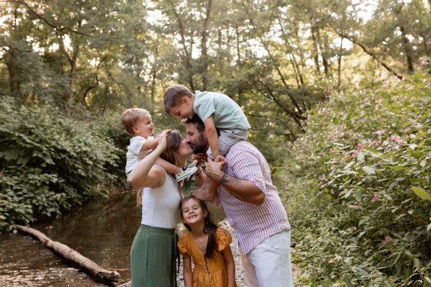 séance photo famille les pieds dans l'eau, Lutterbach, Haut-Rhin