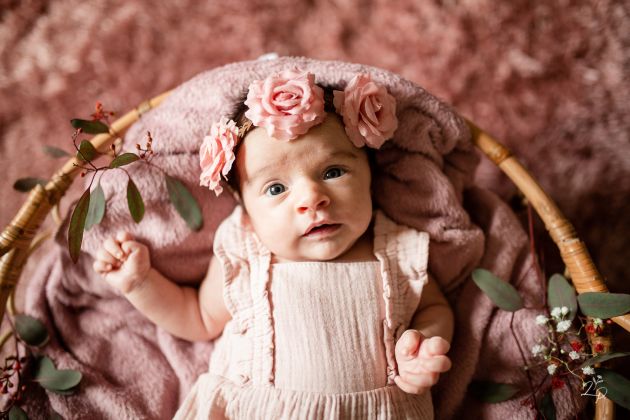 Portrait bébé dans panier, posing naturel bébé, Mulhouse, Haut-Rhin