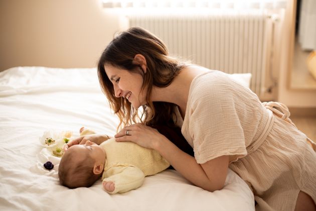 Reportage photo bebe, Sierentz, Haut-Rhin, seance photo maman bebe